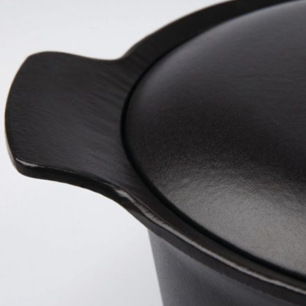 BERGHOFF INTERNATIONAL Black Ron Cast Iron 5.5 Quart Covered Casserole - Picture 2 of 4